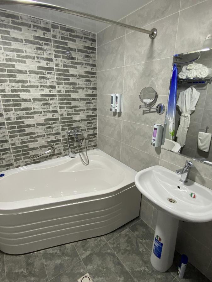 Hotel Vatan Plaza à Tachkent Extérieur photo