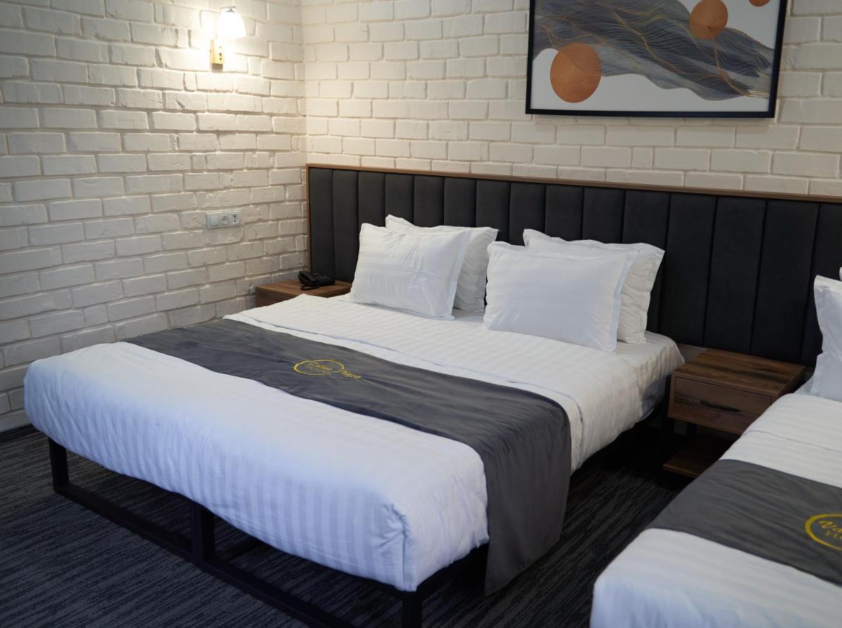 Hotel Vatan Plaza à Tachkent Extérieur photo