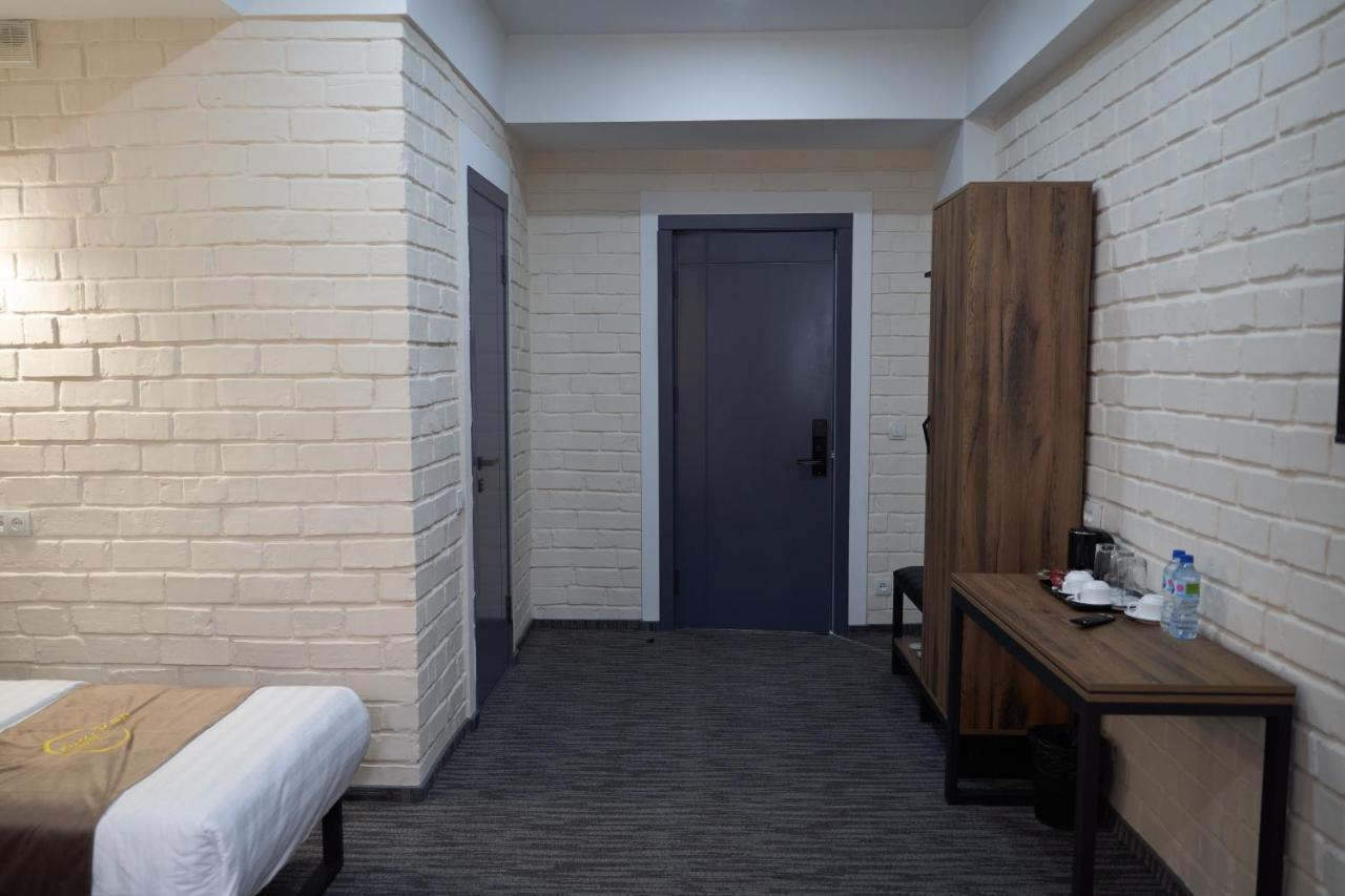 Hotel Vatan Plaza à Tachkent Extérieur photo
