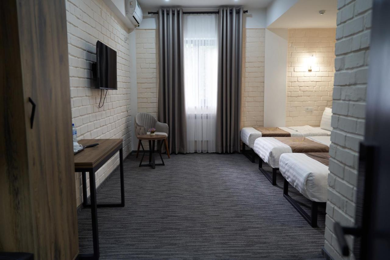 Hotel Vatan Plaza à Tachkent Extérieur photo